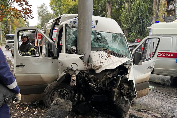 Число пострадавших в ДТП с маршруткой в Саратове увеличилось до 18 человек