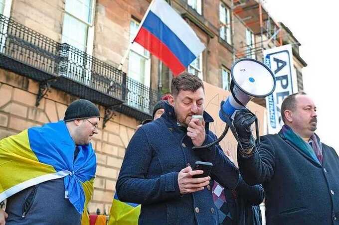 Кэмми Дей обвинен в домогательствах к беженкам