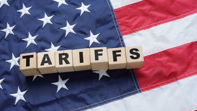 США начали взимать новые пошлины с импортных товаров