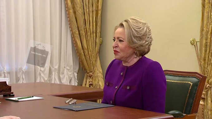 Матвиенко в жакете за 325 тысяч рублей рассказала Путину о «небывалом патриотическом подъёме»