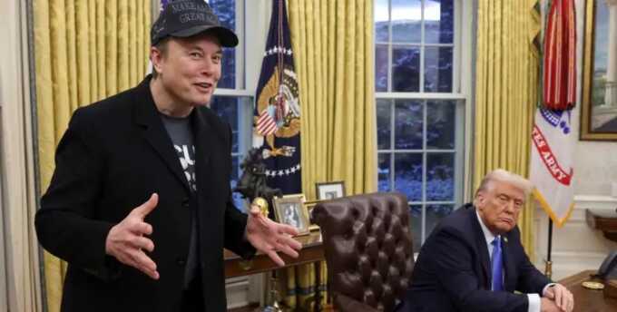Маска увольняют из администрации президента США