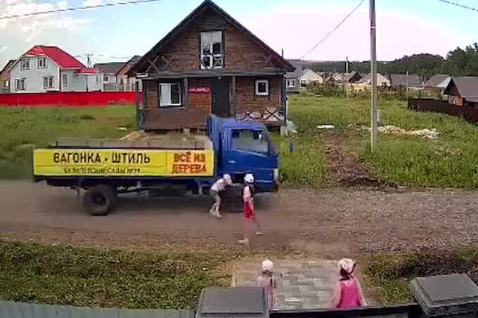 Отец попал в аварию, спеша к дочери, пострадавшей в ДТП с грузовиком