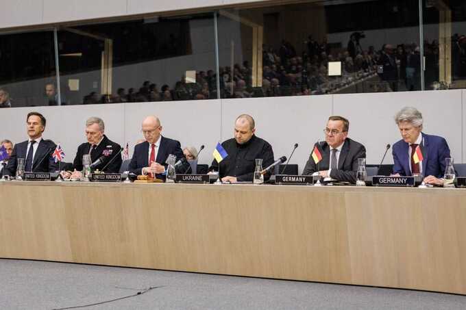 Страны на заседании «Рамштайн» пообещали Украине миллиарды евро помощи и новые дроны