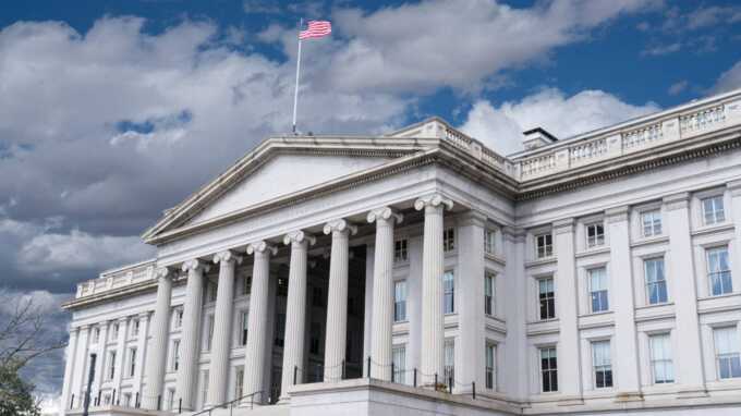 Минфин США продлил разрешение на ядерные сделки с рядом российских банков до конца 2025 года