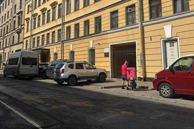 В Петербурге изымают документы из ББР Банка и допрашивают персонал