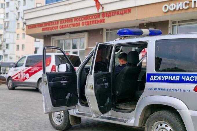 В Липецке убрали баннер со Сталиным с офиса КПРФ спустя день после появления