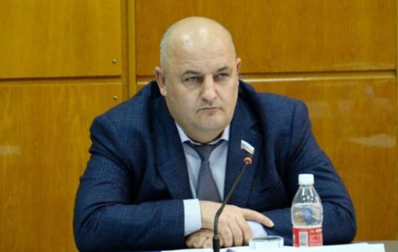 Бывший депутат Юсуф Зейнединов и местная организованная преступная группа отнимают жилье у пенсионеров при содействии силовых структур